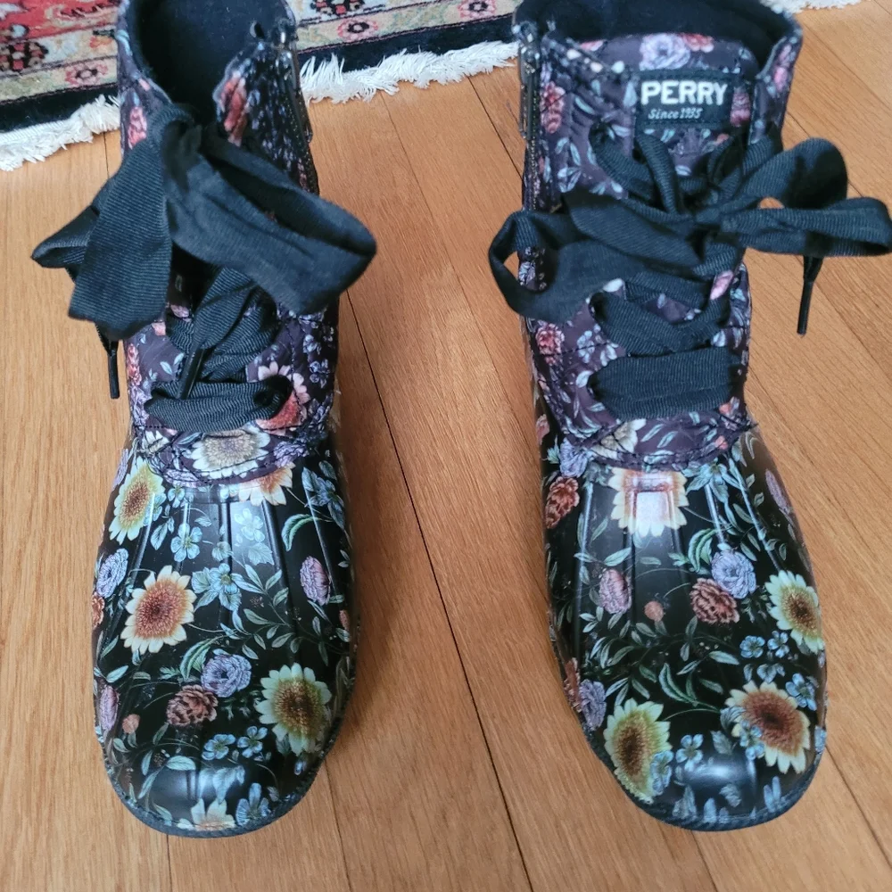 Sperry Saltwater Floral Boots